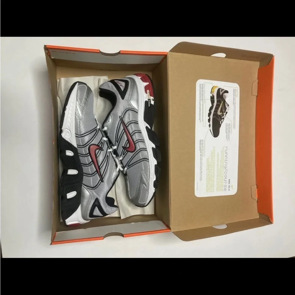 Nike Air Tri-D Run Men’s shoes size 12 silver and red with box like new